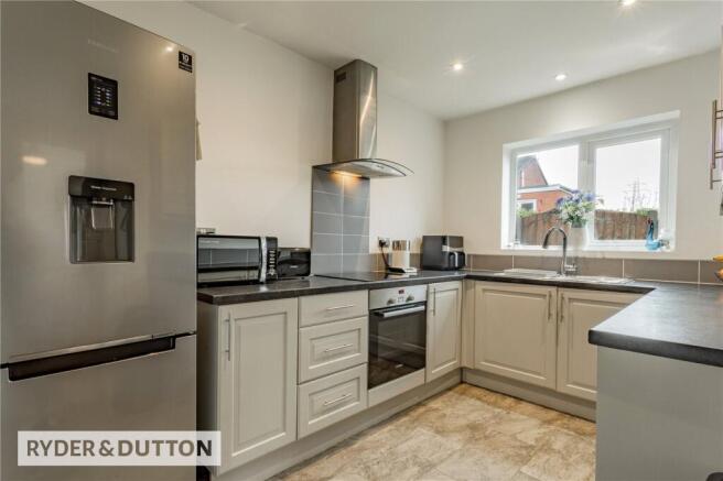 4 bed Detached for sale Image 10