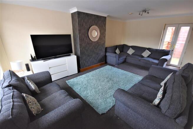 126Albert Grove Lge1.JPG