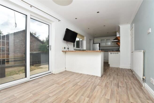 4 bed Detached for sale Image 4