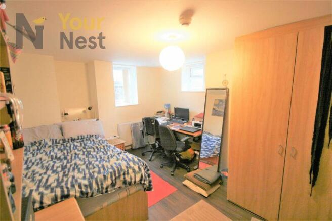 4 bed Ground Flat to rent Image 9
