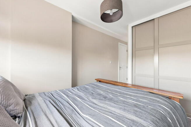 4 bed Semi-Detached for sale Image 11