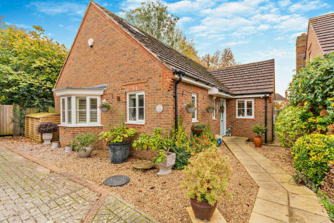 Bakery Close, Chalgrove, Oxford