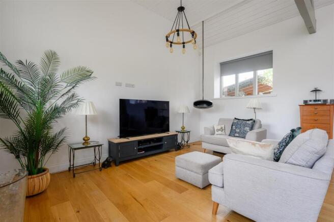 3 bed Barn Conversion for sale Image 9