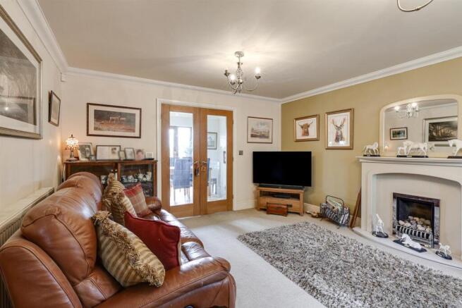 4 bed Detached for sale Image 7