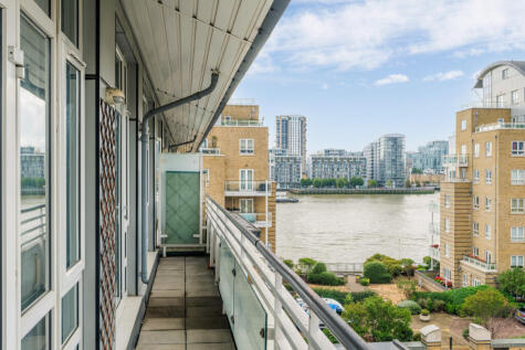 St. Davids Square, London, E14