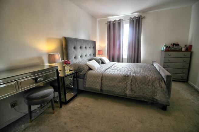 Master-bedroom 