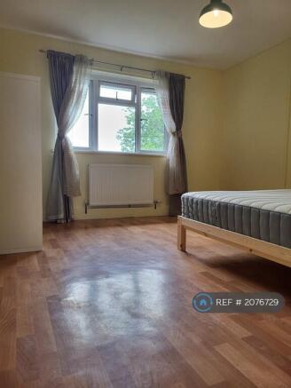 Bedroom 1 ( Large Double)