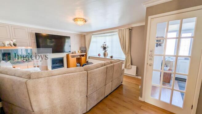4 bed Detached for sale Image 5