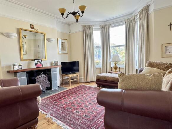 Lounge: