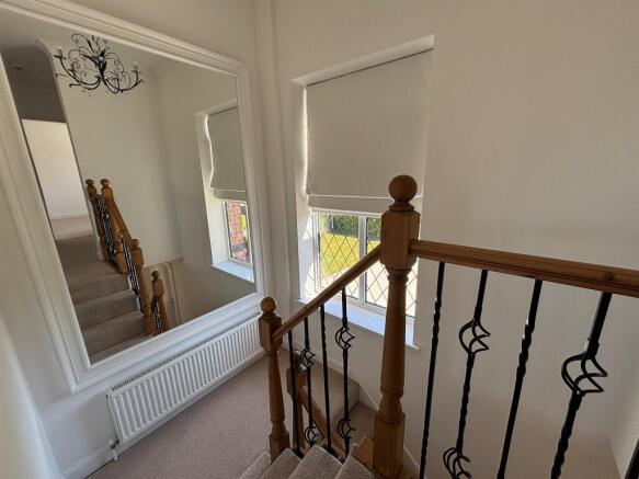 7 bed Detached for sale Image 7