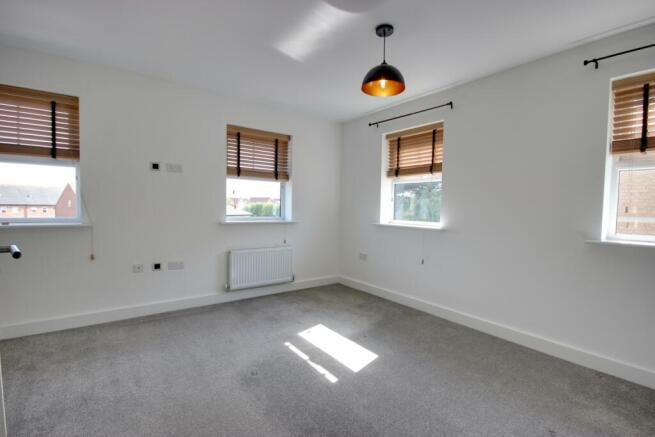 2 bed Terraced to rent Image 4