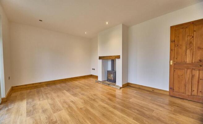 78 Featherston Drive BB 8.jpg