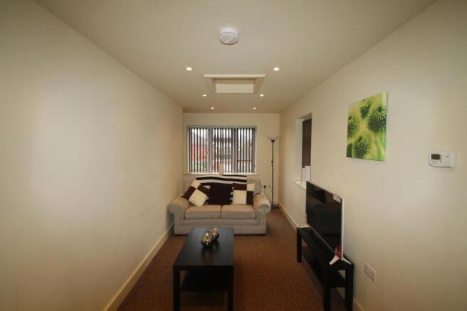 2 bed Flat to rent Image 4