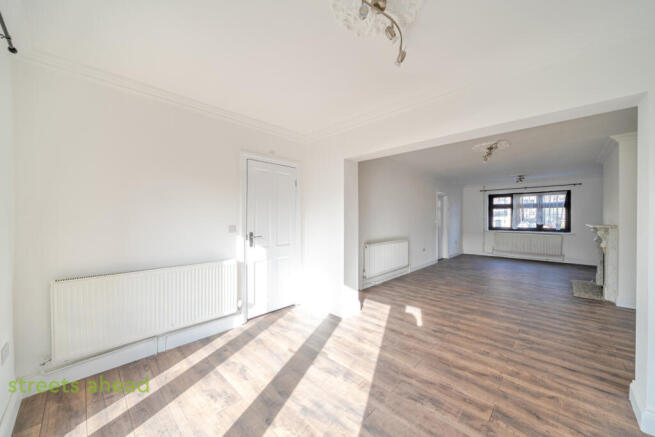 1329b220-f29a-43c...