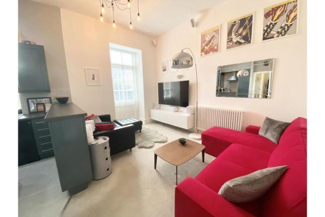Lounge / Kitchen