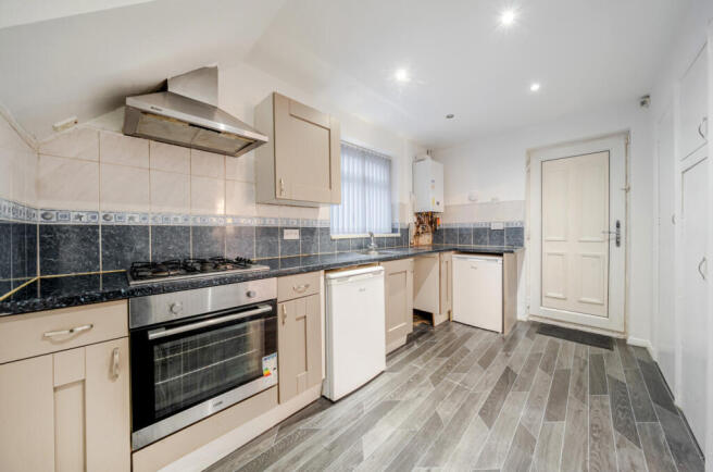 1386740-7-692f071...