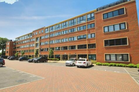 Kestrel Road, Farnborough, Hampshire, GU14