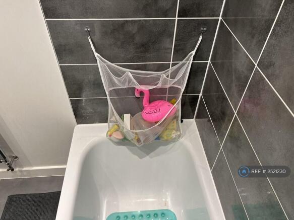 Main Bathroom - Bath
