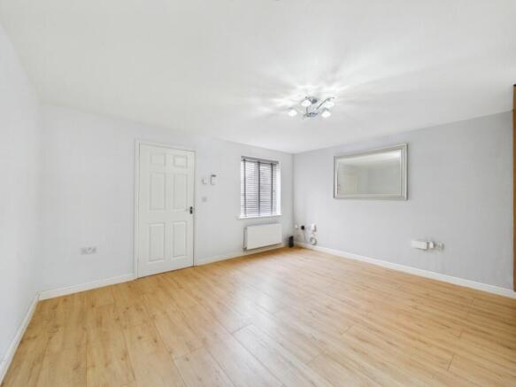 3 bed Detached to rent Image 4
