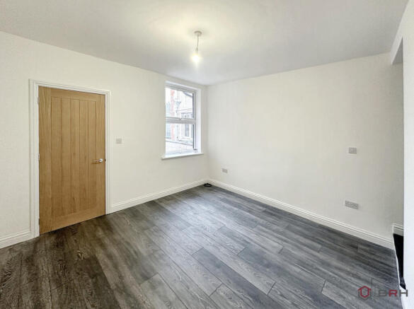 4 bed Terraced to rent Image 8
