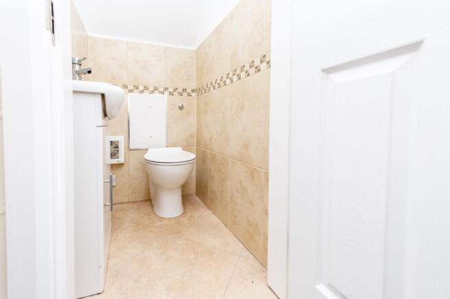 3 bed Semi-Detached to rent Image 10