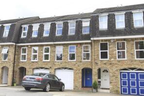 37, Ashurst Close, Northwood HA6 1EL
