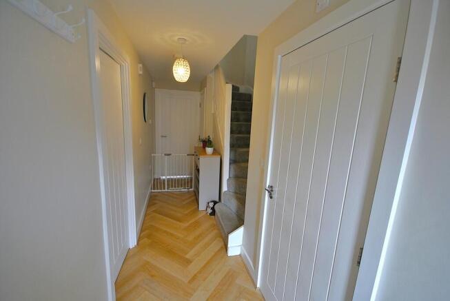4 bed Semi-Detached for sale Image 5