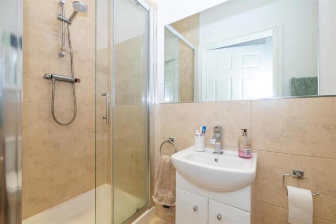 2 bed Apartment for sale Image 11