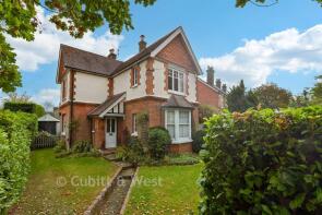 35 Maudlyn Cottage, Horsham Road, Cranleigh GU6 8DT