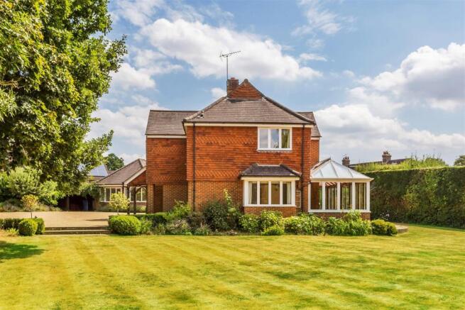 house. estate agency Dunsfold The Chestnuts