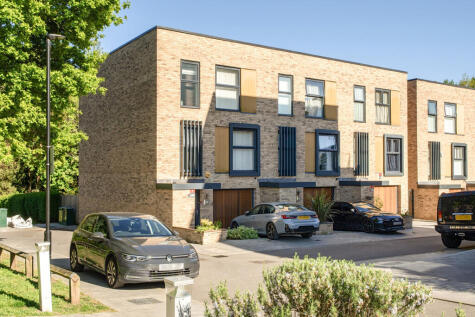 Greer Garson Road, Denham