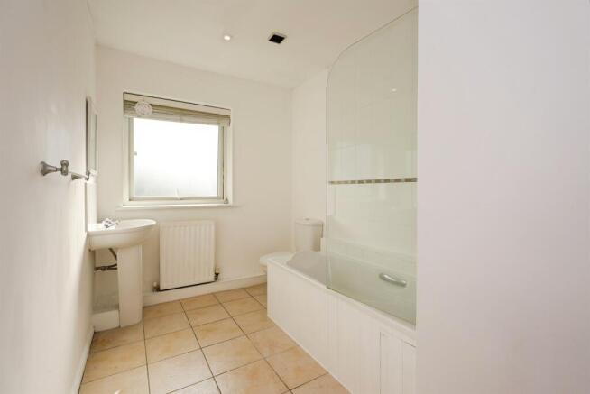 2 bed Flat for sale Image 6