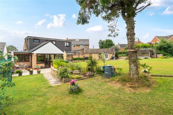 5 bed Bungalow for sale Image 12