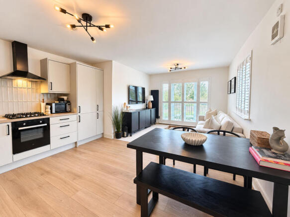 2-bed flat on Fern Court, Lodge Lane, Collier Row, £275,000