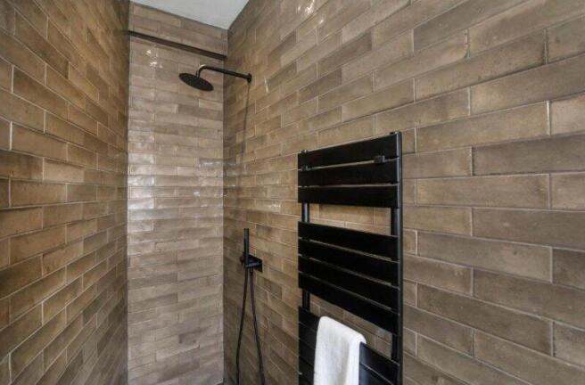 2 bed Terraced for sale Image 6