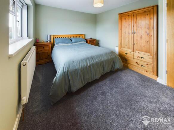 Bedroom 1.jpg