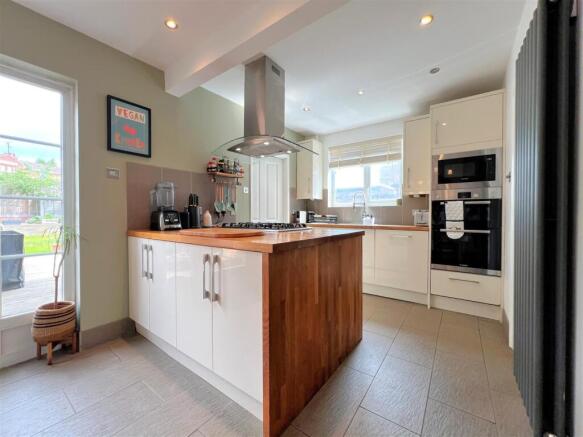 kitchen3.jpg