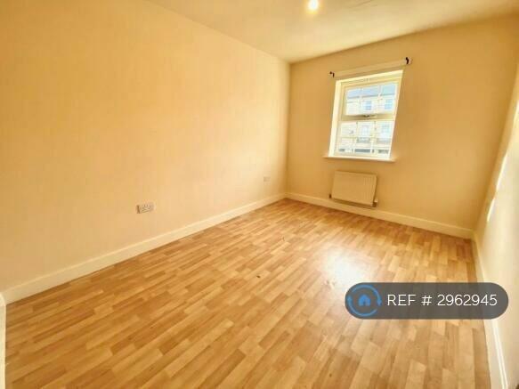 3 bed Semi-Detached to rent Image 5