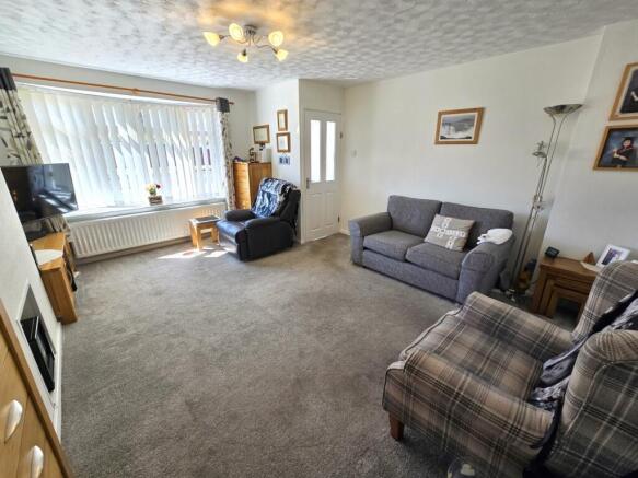 4 bed Semi-Detached for sale Image 4
