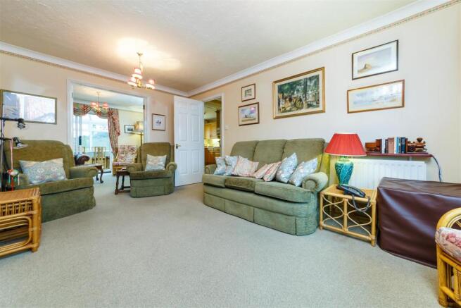 6 Elborn Way (14 of 28).jpg