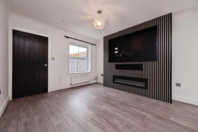 3 bed Detached for sale Image 4