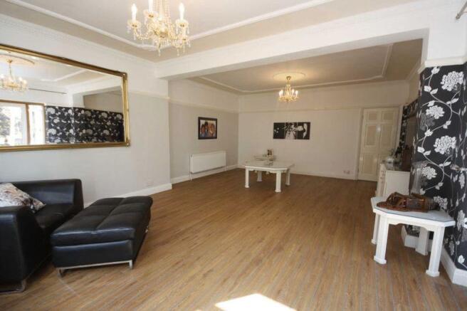 Through lounge 1