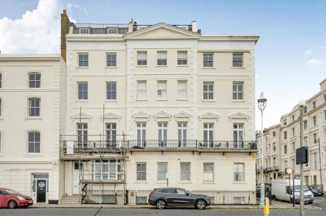 1429141-11-69b2c3...