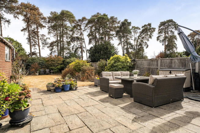 Roslyn Road, Woodley, Reading, Berkshire, RG5 photo 4