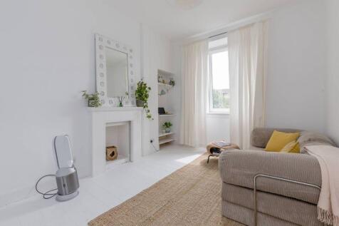 78 (3F1) Iona Street, Leith, Edinburgh, EH6 8RW