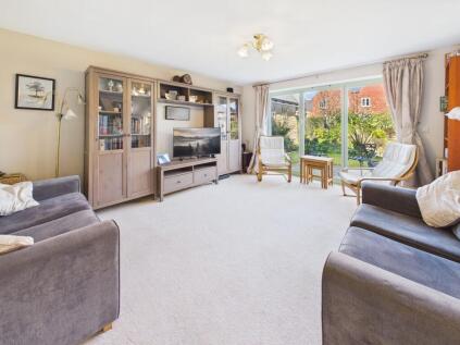 Whittle Close, Upper Rissington