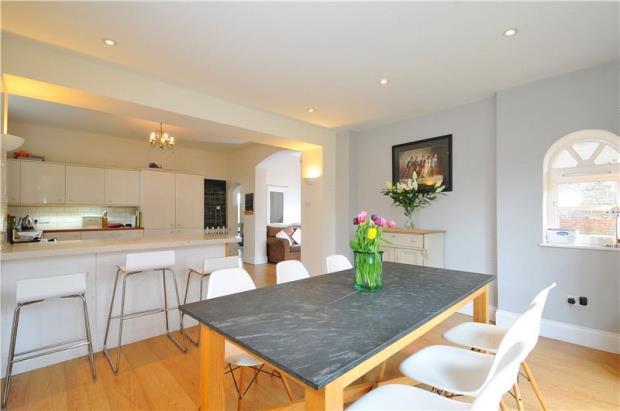 Kitchen/Breakfast