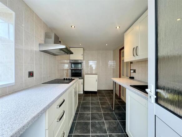 Edgcumbe Avenue, Newquay, TR7 photo 2