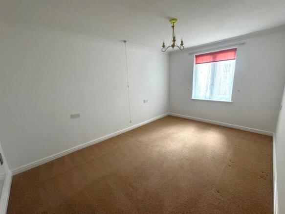 Bedroom 1.jpg