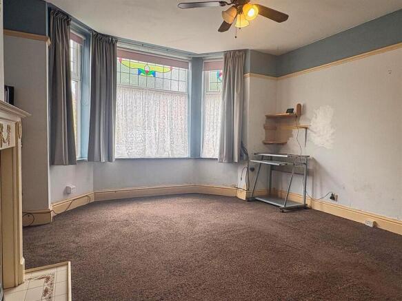 1 bed Flat for sale Image 4